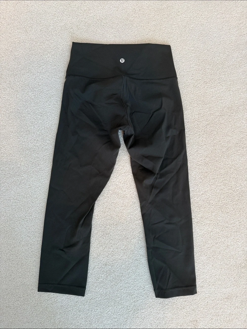 lululemon athletica dark green Capri Leggings Size 6